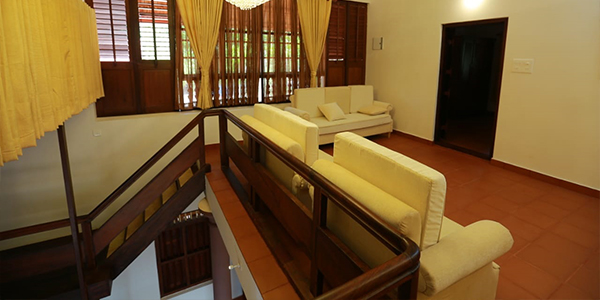 Teakwood Staircase with Rounded Railings