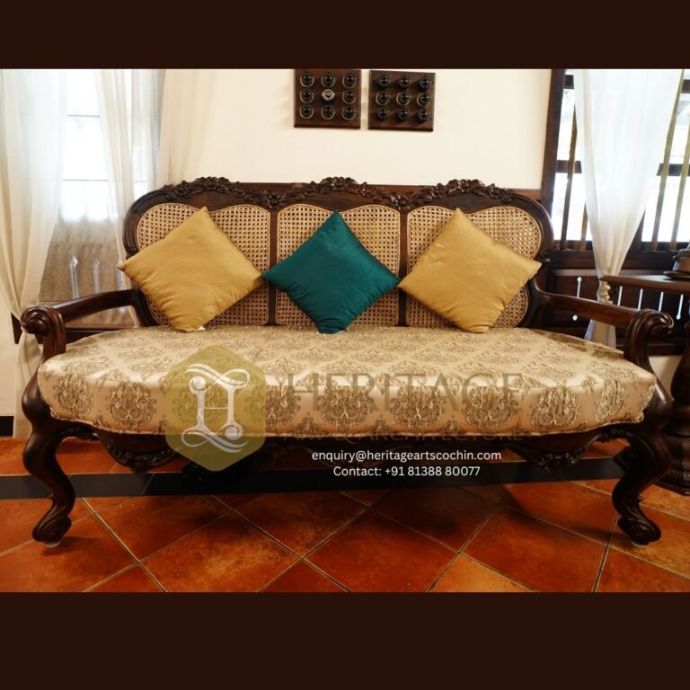 Malabar Majesty Settee