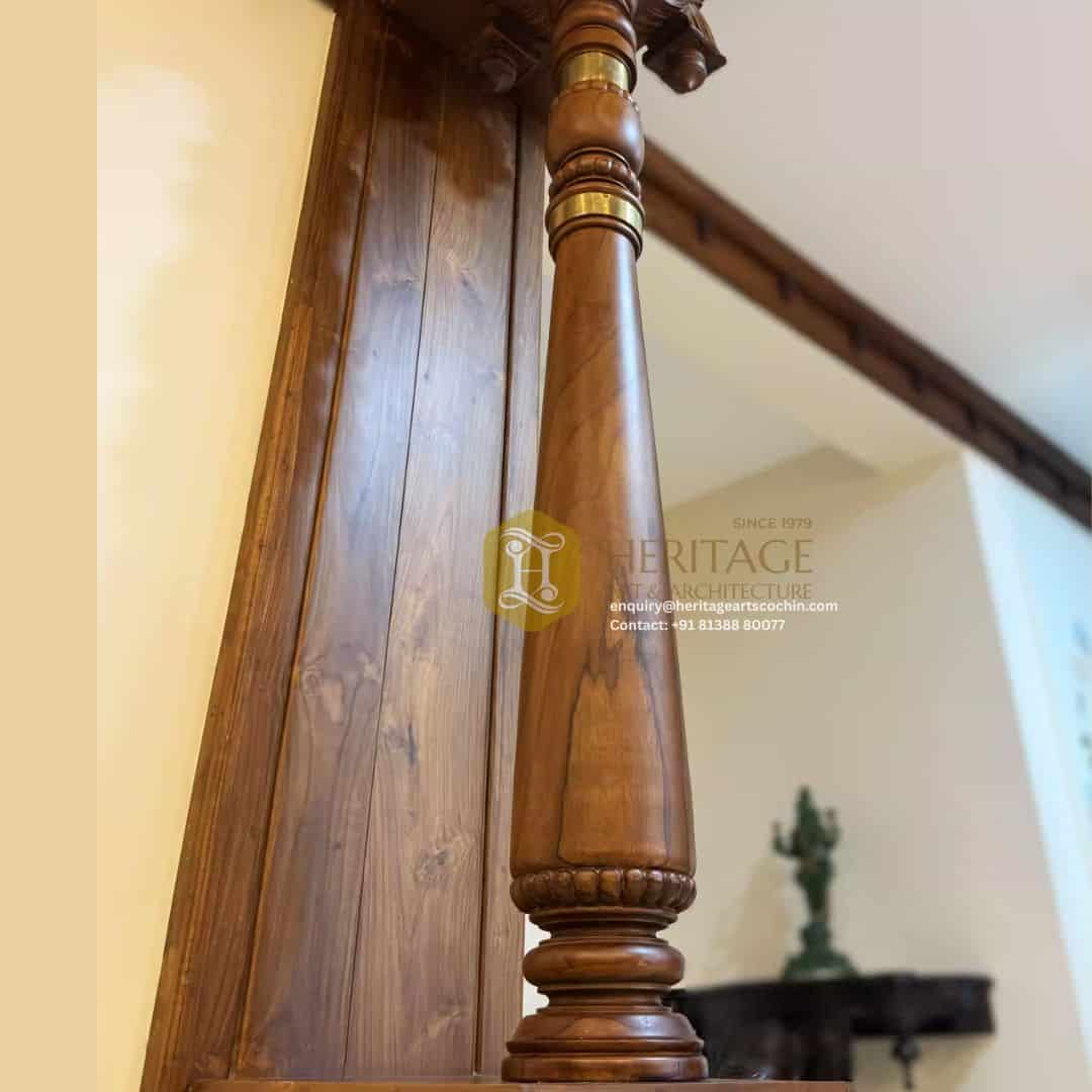 carved wooden pillar in Kochi