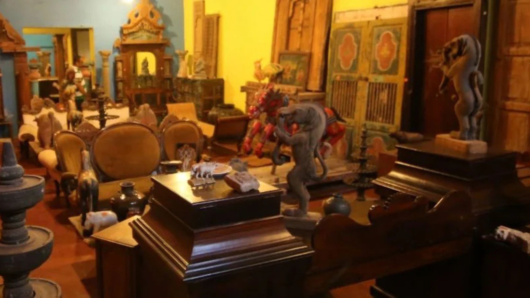 Vintage Furniture Decor Store in Kochi