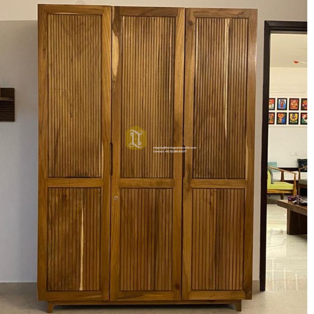 traditional-handcrafted-wood-wardrobe-in-kerala